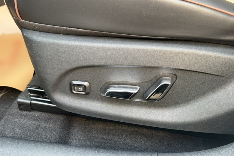 比亚迪 海豚 2024款 荣耀版 420km 自由版中控内饰7004