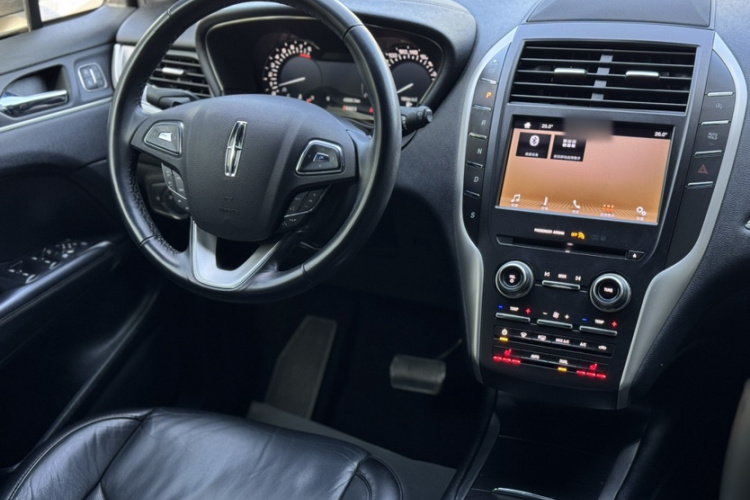 林肯MKC 2019款 2.0T 两驱尊享版 国VI中控内饰7003