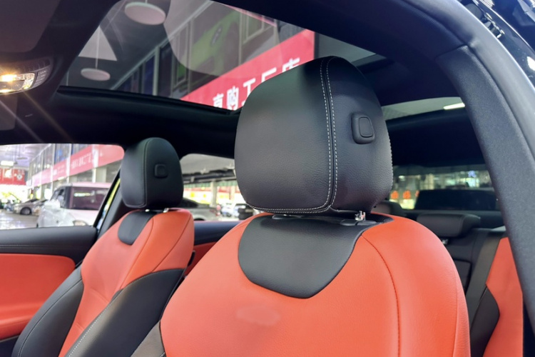 奔驰A级AMG 2024款 改款 AMG A 35 L 4MATIC中控内饰7013