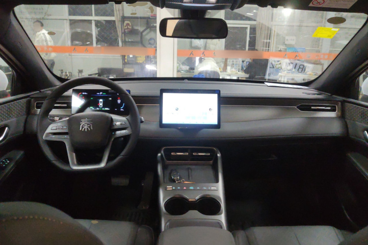 比亚迪 秦PLUS 2025款 DM-i 智驾版 128KM进取型中控内饰7002