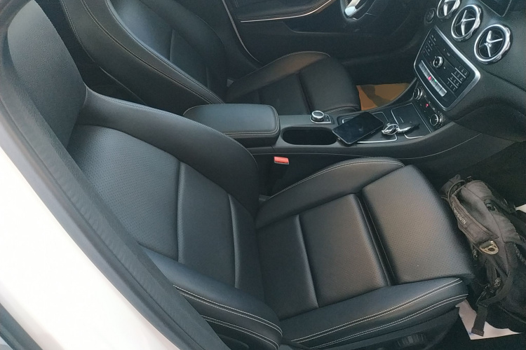 奔驰GLA 2017款 GLA 200 动感型局部细节41