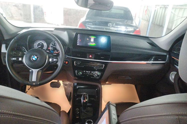 宝马X1 2021款 sDrive20Li 尊享型中控内饰7002