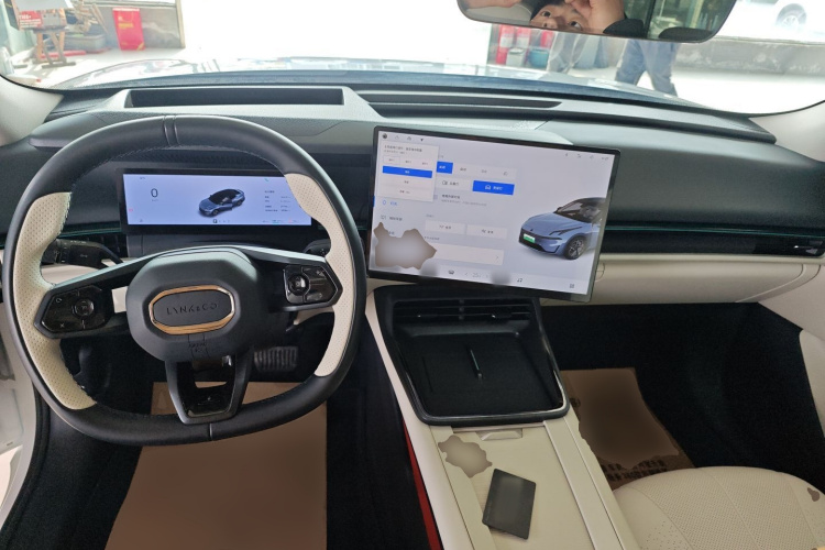 领克07 2024款 EM-P 126长续航 Ultra中控内饰12