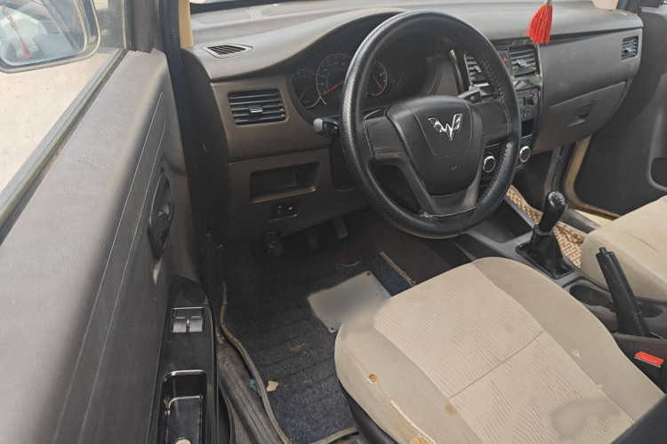 五菱汽车 五菱荣光V 2016款 1.5L标准型中控内饰7002