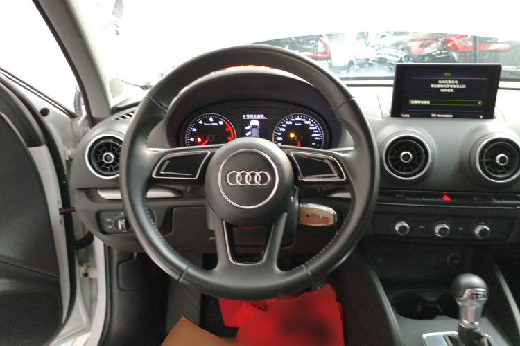 奥迪A3 2017款 Limousine 35 TFSI 进取型中控内饰13