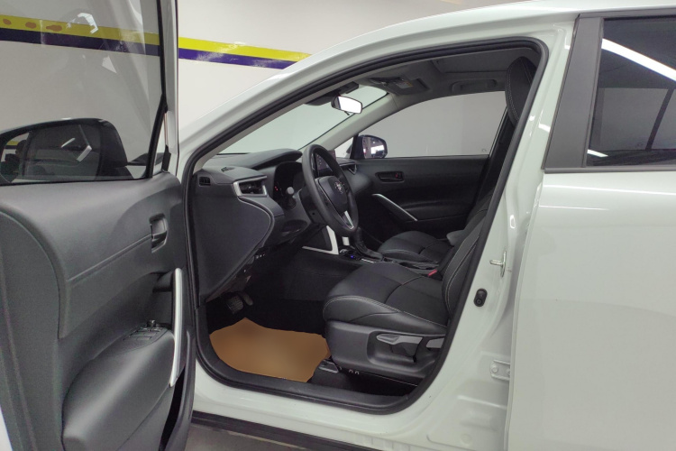 丰田 锋兰达 2023款 2.0L 智能电混双擎 领先版中控内饰19