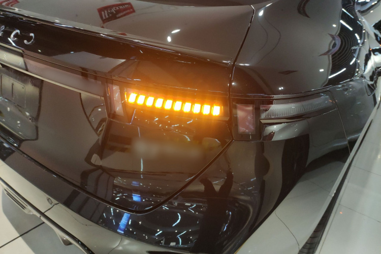 领克07 2024款 EM-P 126长续航 Halo车身外观9