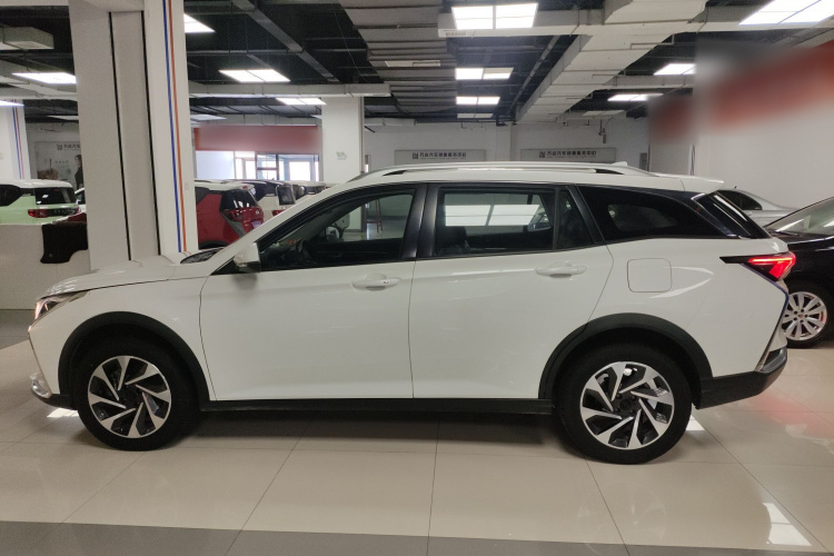 东风风神 奕炫GS 2020款 230T 自动越目版车身外观4