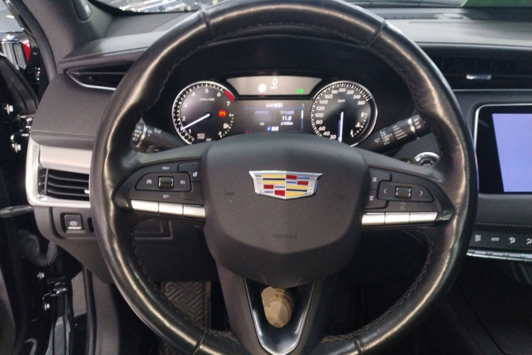 凯迪拉克XT4 2020款 28T 两驱领先型中控内饰13