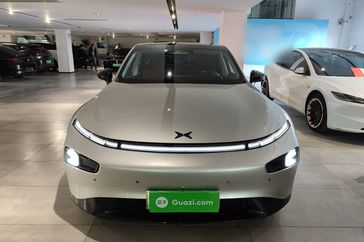 小鹏P7 2023款 P7i 702 Pro车身外观2