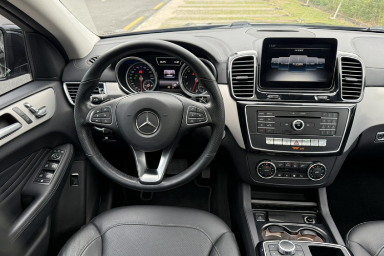 奔驰GLE轿跑 2015款 GLE 320 4MATIC 轿跑SUV中控内饰7006