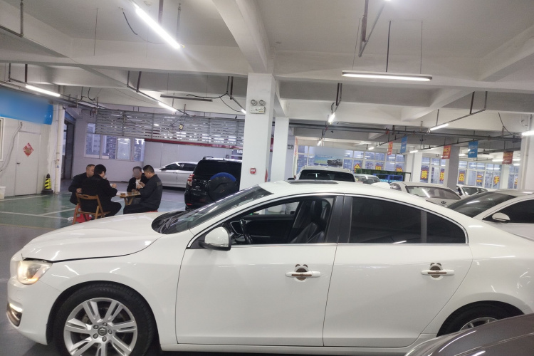 沃尔沃S60(进口) 2014款 T5 智逸版车身外观4