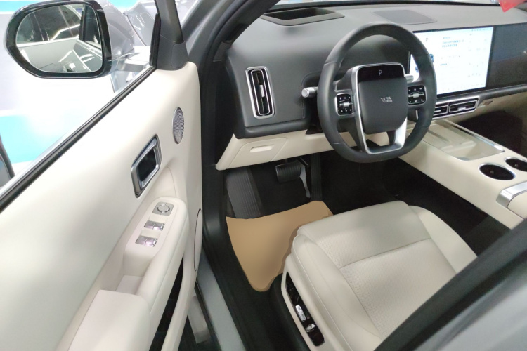 理想汽车 理想L9 2024款 Ultra中控内饰20