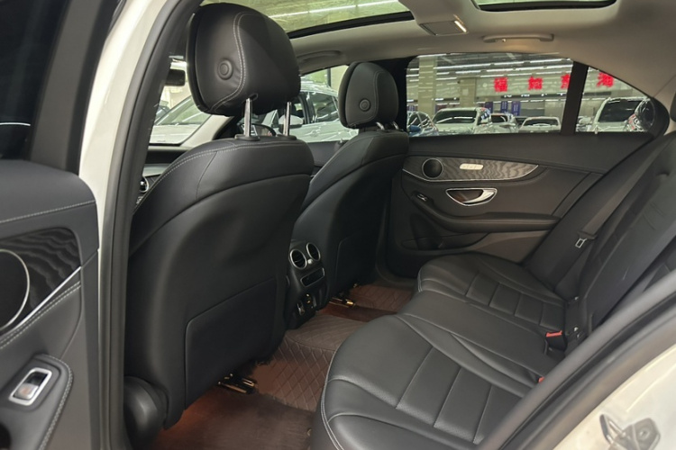 奔驰C级 2020款 C 260 L 运动版中控内饰7002