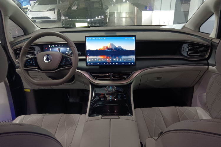 腾势D9 2022款 DM-i 970 四驱尊荣型中控内饰7002