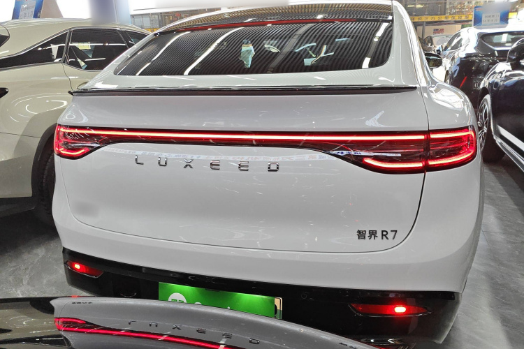 鸿蒙智行 智界R7 2024款 纯电 667km Pro车身外观6