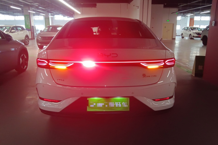 比亚迪 秦PLUS 2025款 DM-i 智驾版 128KM进取型车身外观6