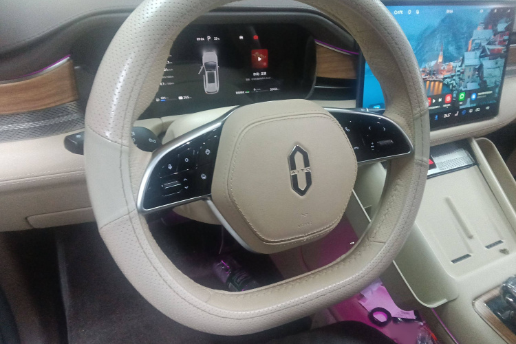 鸿蒙智行 问界M7 2024款 1.5T 智驾四驱Max版 5座局部细节13