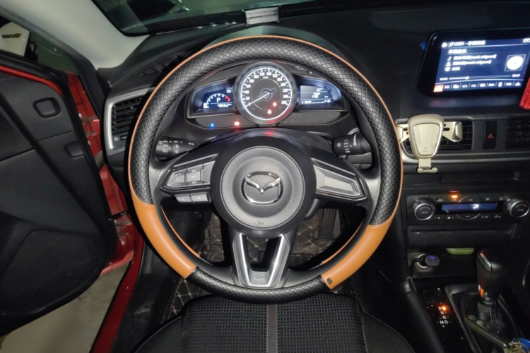 马自达3 昂克赛拉 2017款 三厢 1.5L 自动豪华型 国V中控内饰13