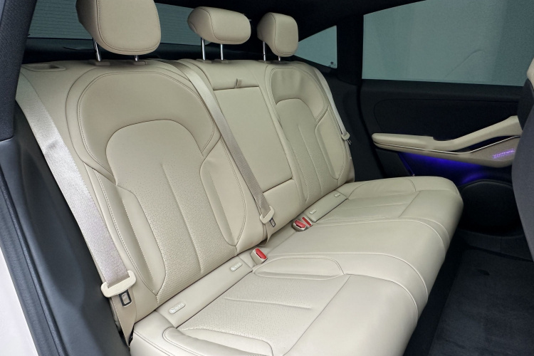 蔚来ET5 2022款 75kWh中控内饰7003