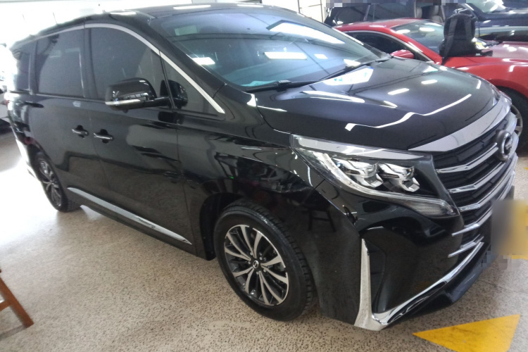 广汽传祺 传祺M8 2023款 领秀系列 390T 尊享版车身外观6002