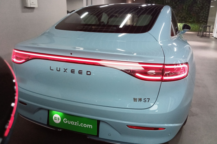 鸿蒙智行 智界S7 2024款 Ultra 四驱旗舰版车身外观6004