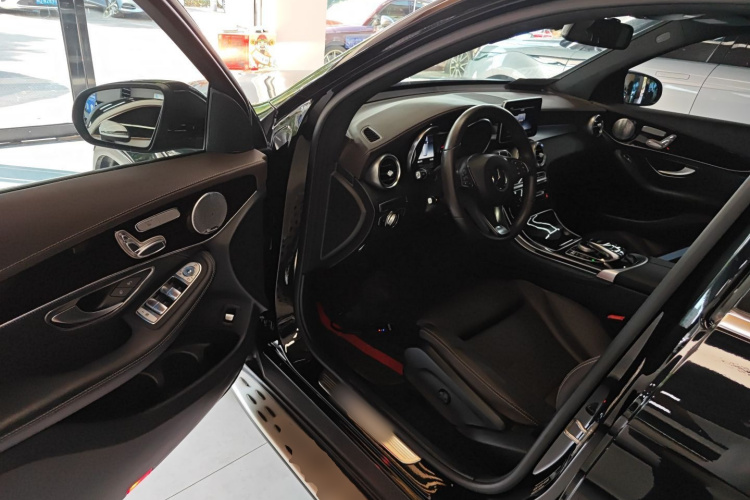 奔驰GLC 2019款 GLC 260 L 4MATIC 动感型中控内饰20
