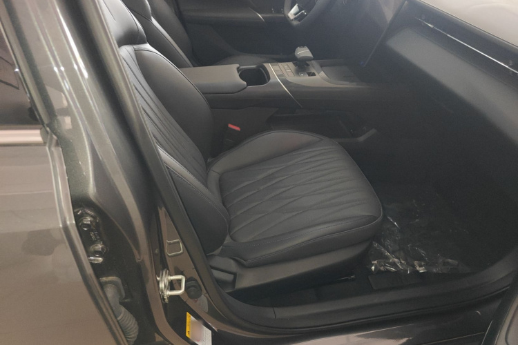 长安 逸动 2025款 蓝鲸 1.5T 500Bar旗舰型局部细节41