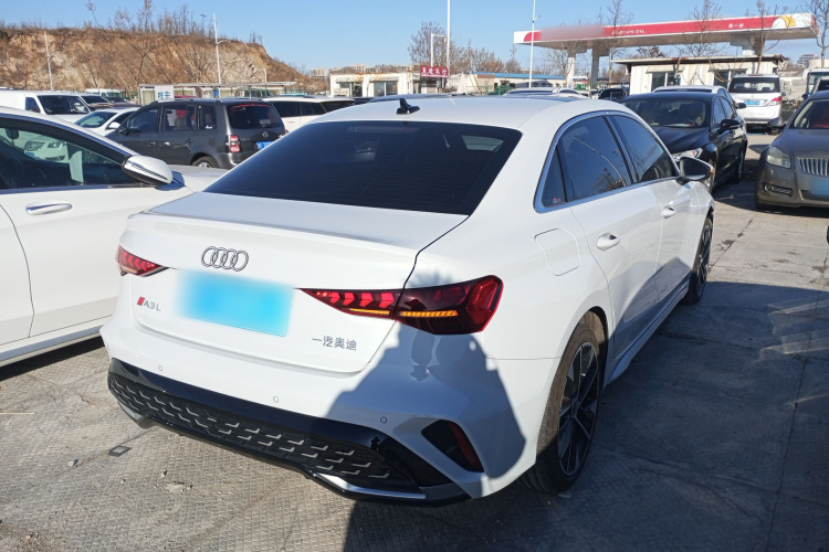 奥迪A3 2025款 A3L Limousine 35TFSI 飞驰尊享型车身外观7