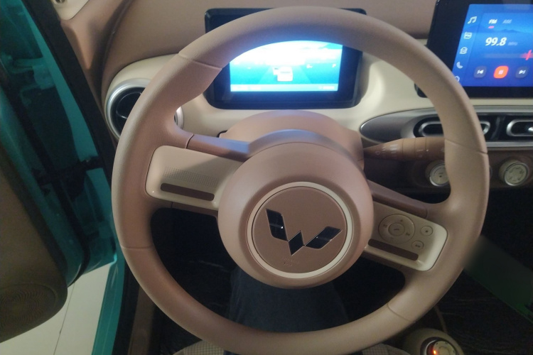 五菱汽车 宏光MINIEV 2025款 四门版 臻享+款中控内饰13