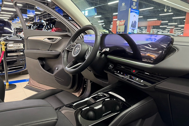 别克 2024款 昂科威Plus 28T 四驱尊享版中控内饰7003