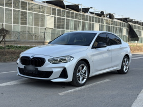 宝马1系 2023款 120i M运动曜夜版