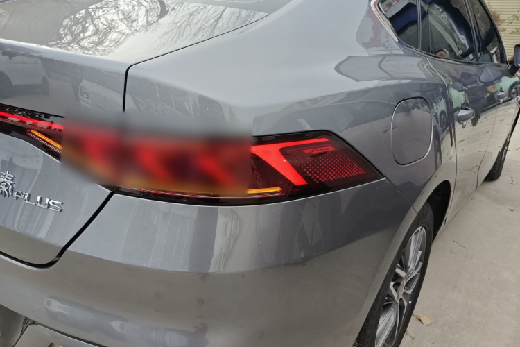 比亚迪 秦PLUS 2024款 荣耀版 DM-i 55KM超越型车身外观9