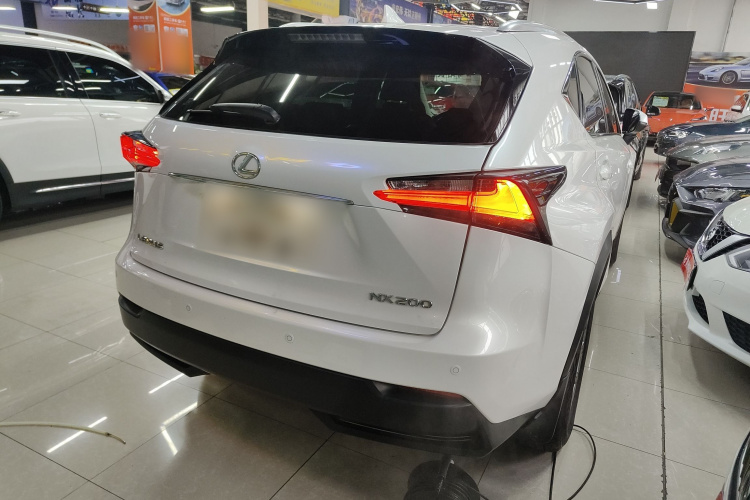 雷克萨斯NX 2015款 200 前驱 锋行版车身外观6