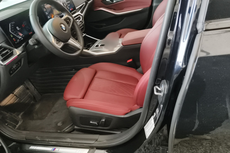 宝马3系 2024款 325i M运动曜夜套装局部细节19