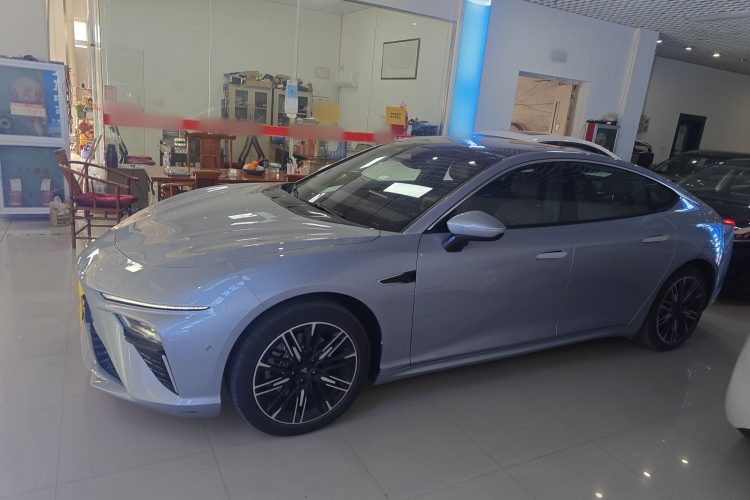 哪吒汽车 哪吒S 2024款 增程 1060版车身外观4