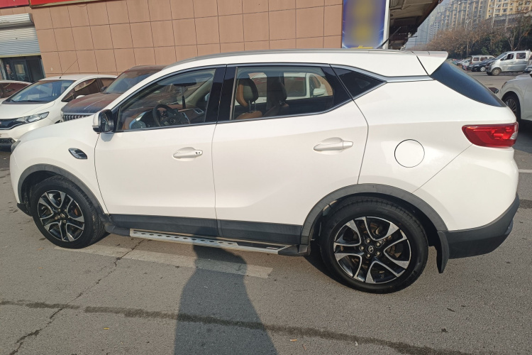 东南DX7 2017款 1.5T 手动凯旋版车身外观4