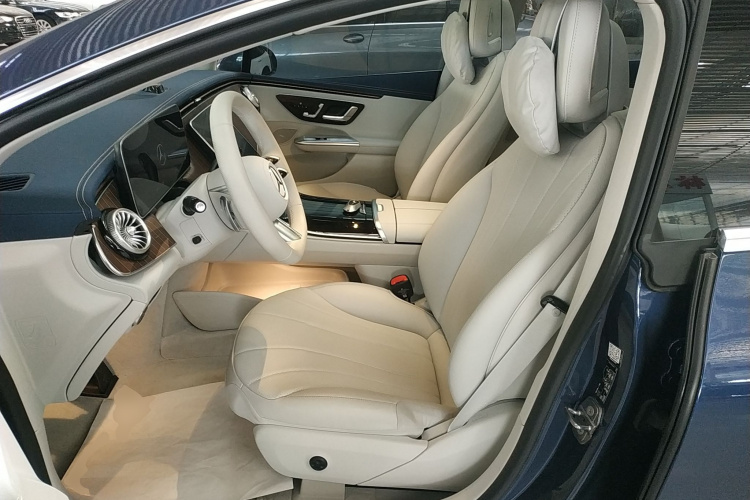 奔驰EQE 2025款 500 4MATIC 先锋版中控内饰19