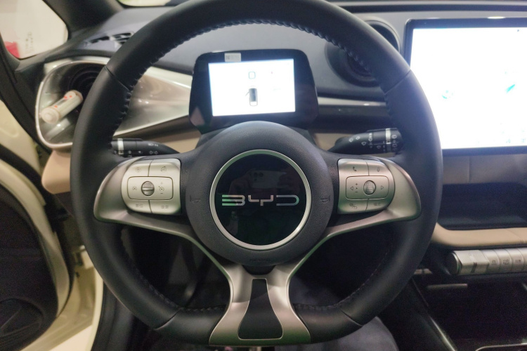 比亚迪 海豚 2023款 420km 自由版中控内饰13