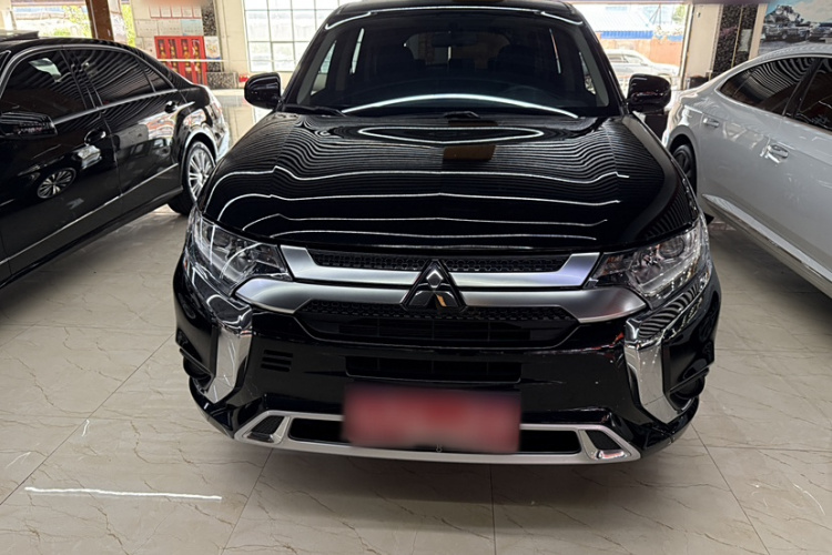 三菱 欧蓝德 2021款 2.0L 两驱畅行版 5座车身外观6001