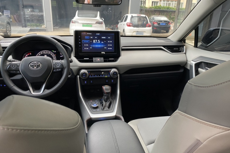 丰田 RAV4荣放 2020款 2.0L CVT四驱尊贵版中控内饰7001