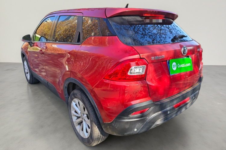 中华V3 2016款 1.5L 手动舒适型车身外观5