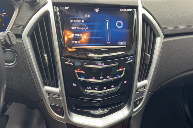 凯迪拉克SRX 2013款 3.0L 精英型中控内饰7008