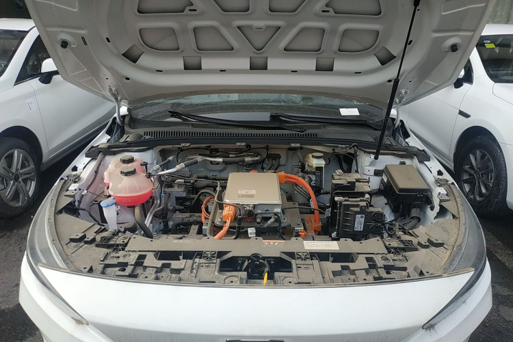 吉利几何A 2024款 500KM 出行版机舱底盘24