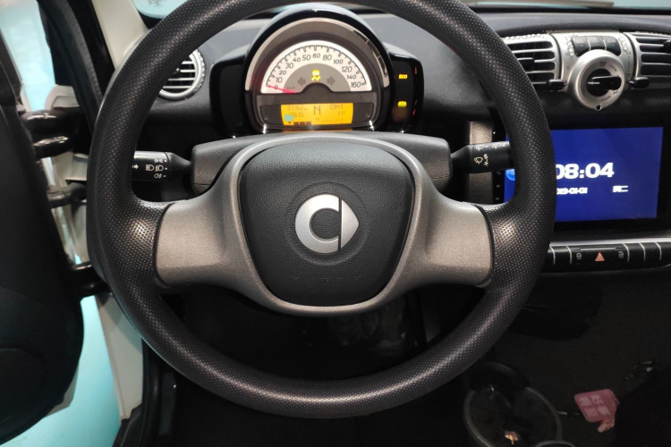 smart fortwo 2012款 1.0 MHD 硬顶舒适版中控内饰13