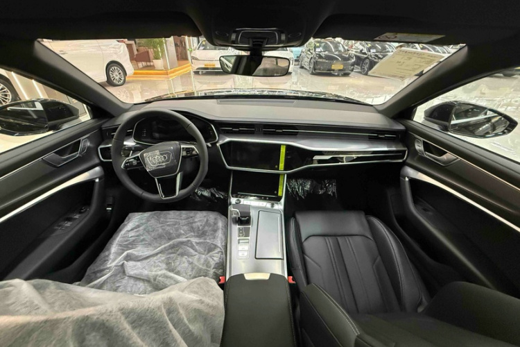 奥迪A6L 2025款 40 TFSI 豪华动感型中控内饰7002