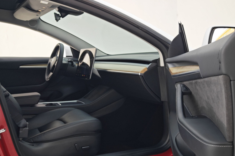 特斯拉 Model 3 2021款 标准续航后驱升级版 3D6中控内饰7004