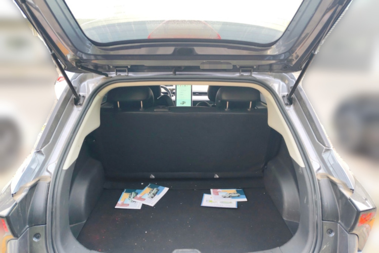 哪吒汽车 哪吒V 2022款 潮 400 Lite局部细节23