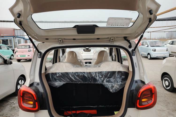 五菱汽车 宏光MINIEV 2025款 四门版 进阶款机舱底盘23