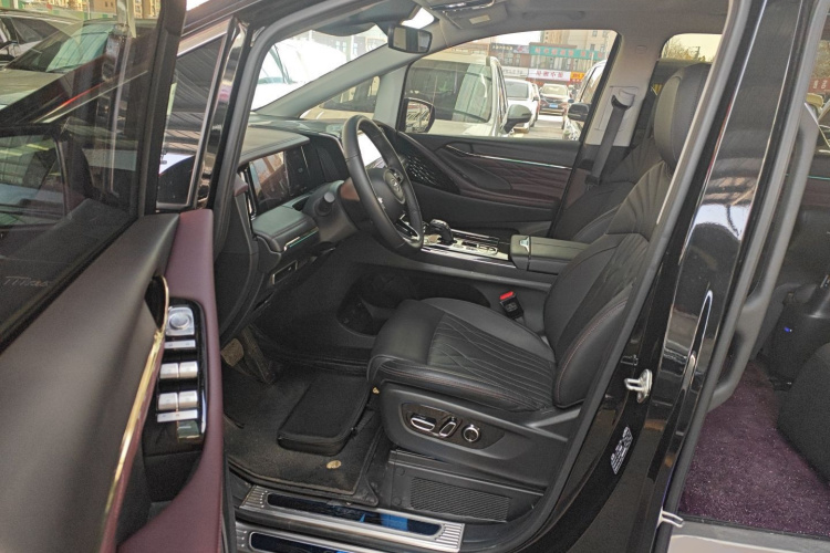 广汽传祺 传祺M8 2024款 大师系列 400T 至尊版中控内饰20